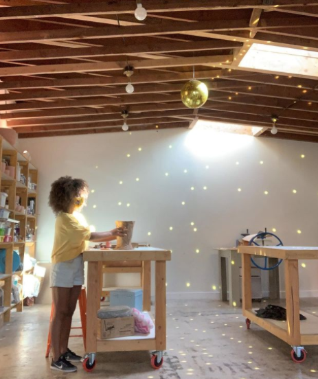 woman-in-pottery-studio