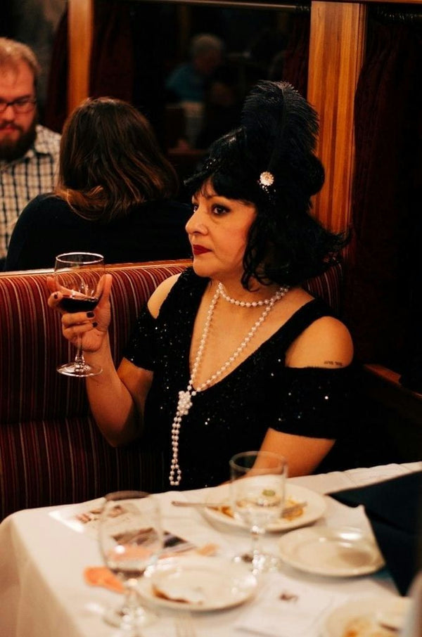 woman-on-murder-mystery-train