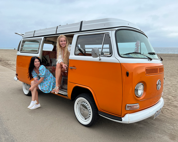 women-in-vw-buss