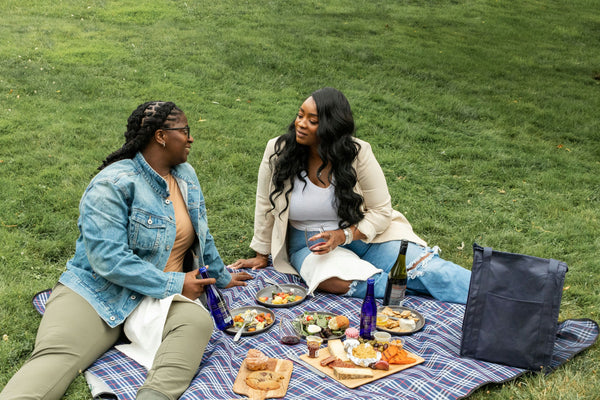 georgetown girls having picnic